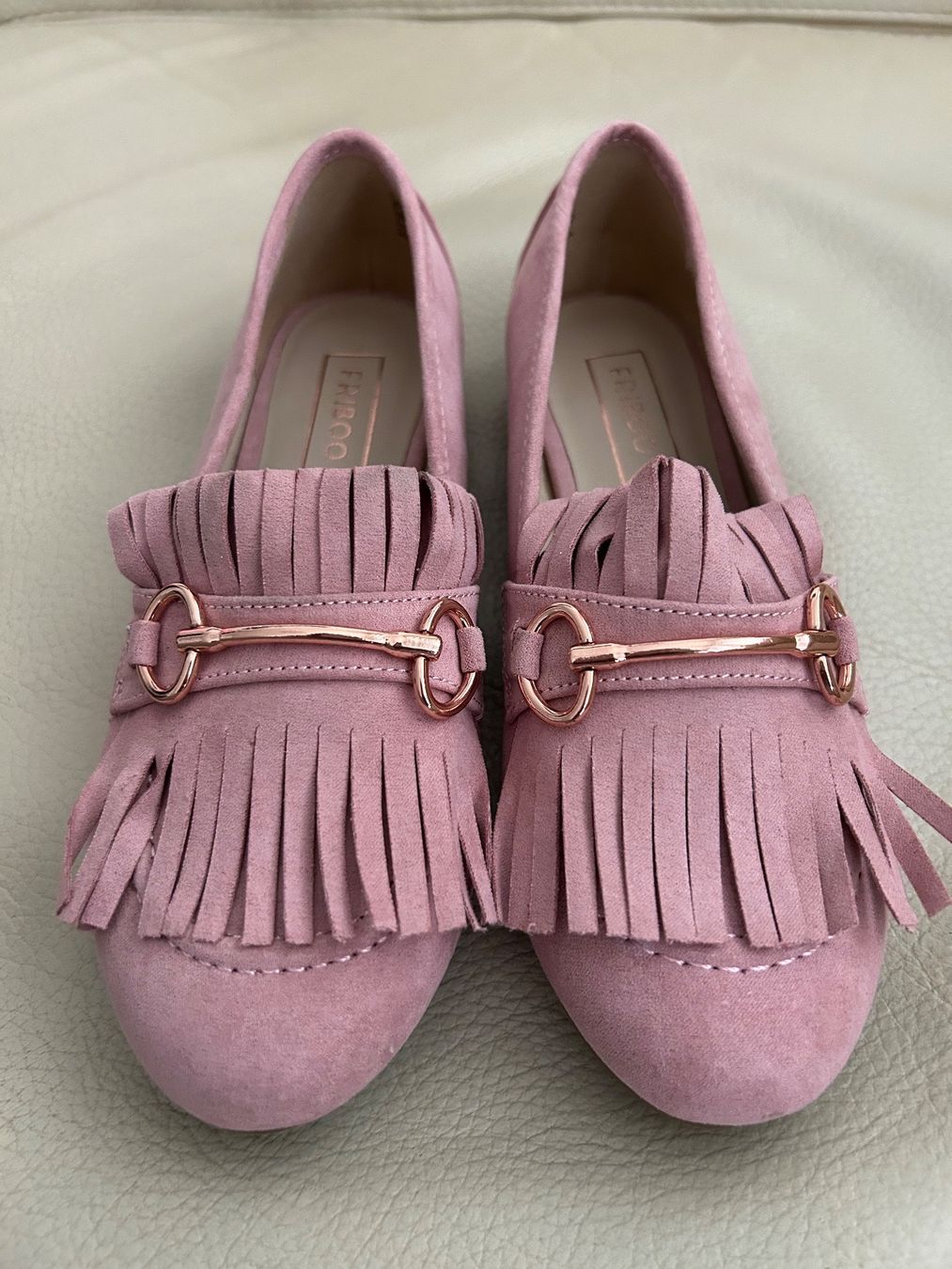 Scarpe per ragazze: Riemchenballerinas Gr. 32. Farbe Rosa. – Nuovo (secondo la descrizione) da Herrliberg venduto da Mena013