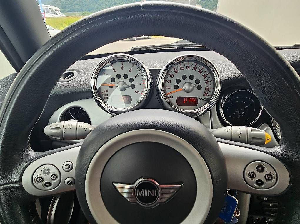 Autos: MINI Cooper Cabriolet 1.6  2005  Très bon état – Gebraucht aus Villeneuve VD von Iovana 6