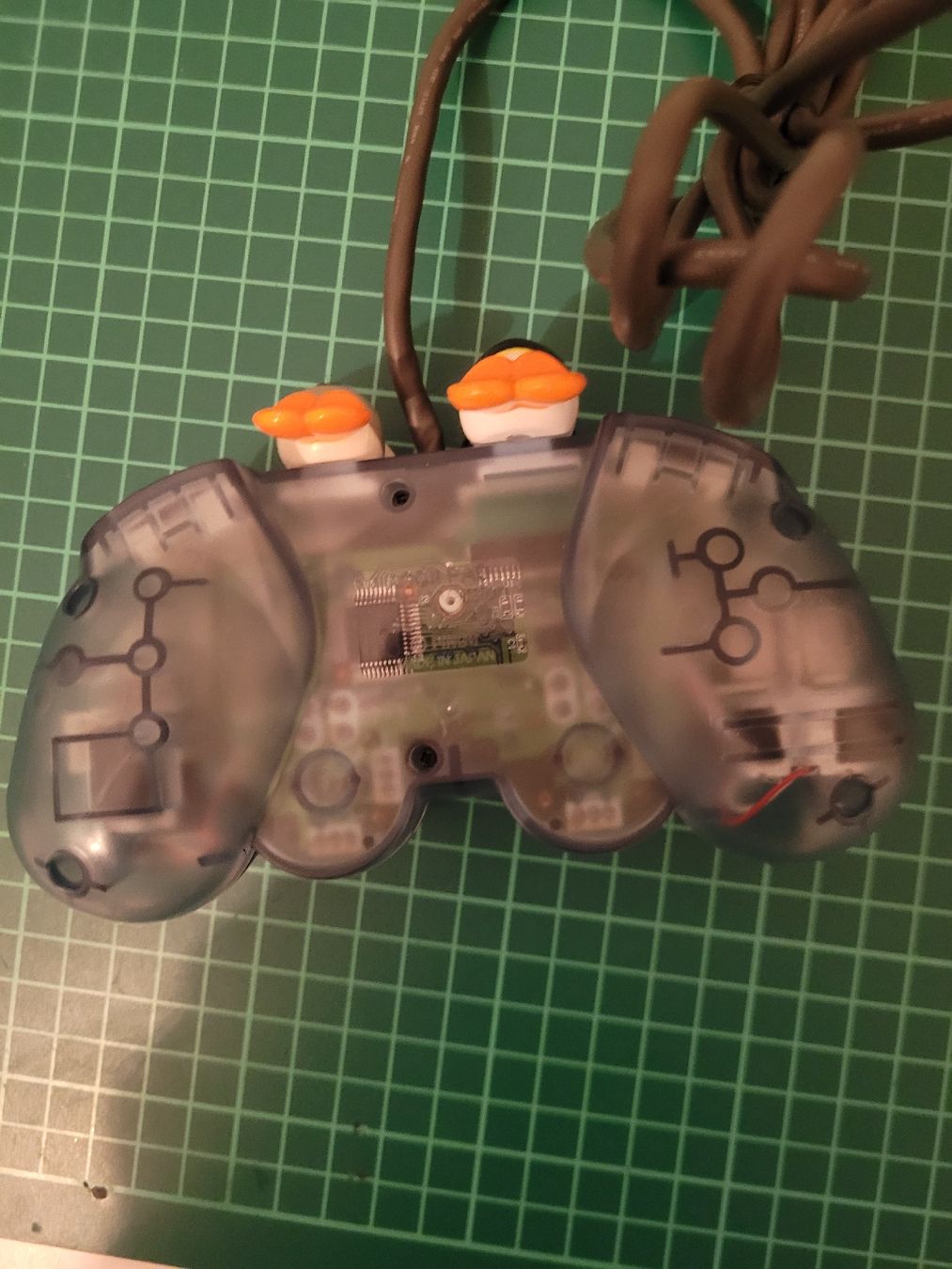 Sony Konsolen: PlayStation 1 and 2 Controller, custom Pingu thumb grips! – Gebraucht aus Meyrin von Retro-GZ 1