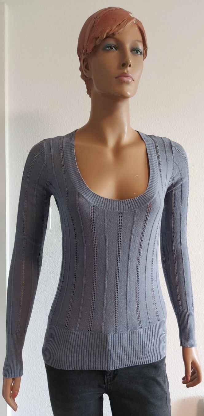 H&M Maglioni & Felpe: Feiner Damen Pullover Grösse S, graublau – Usato da Basel venduto da Allerlei-Basel