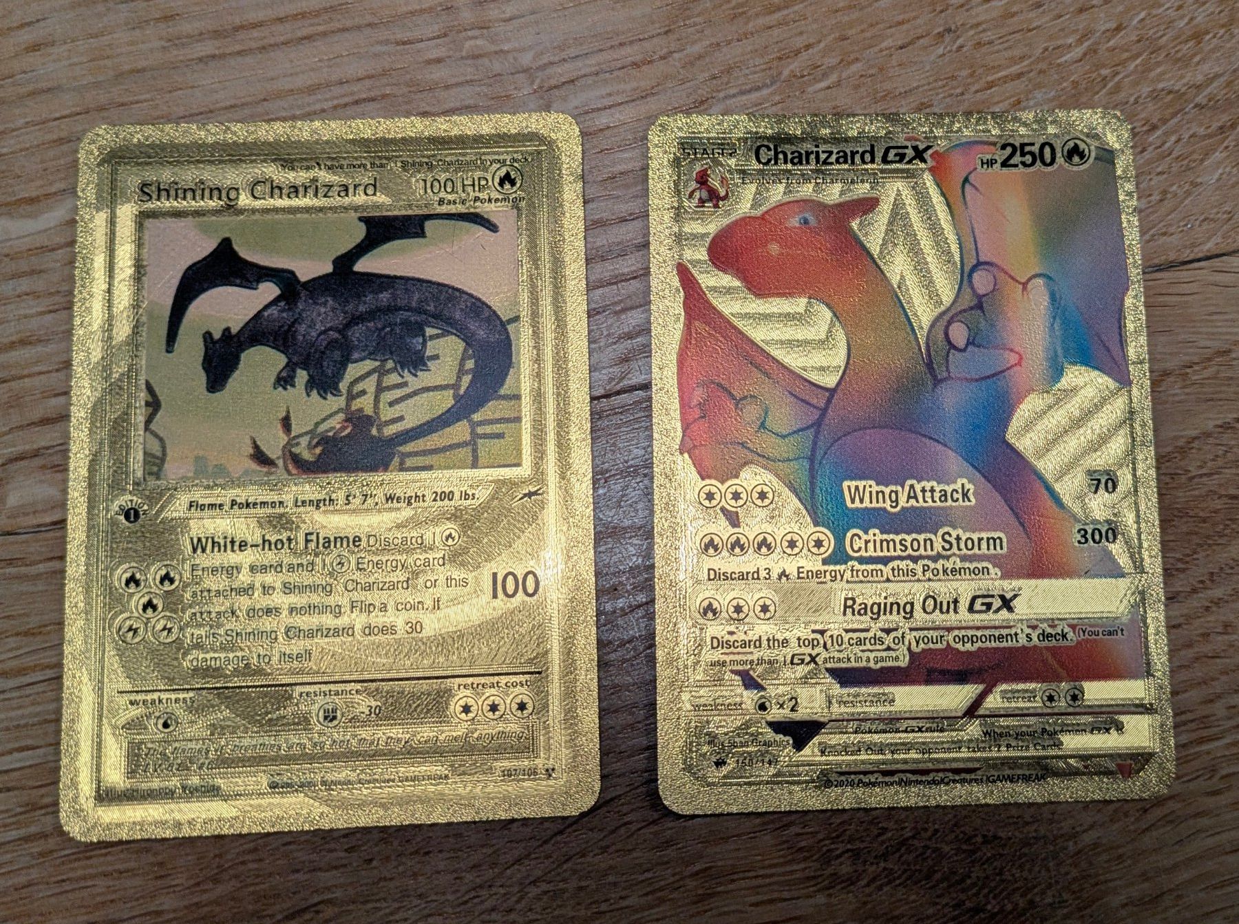 Pokémon Carte collezionabili: Charizard GX & Shining Charizard Gold Metall Karten – Usato da Büren an der Aare venduto da Rubic-one