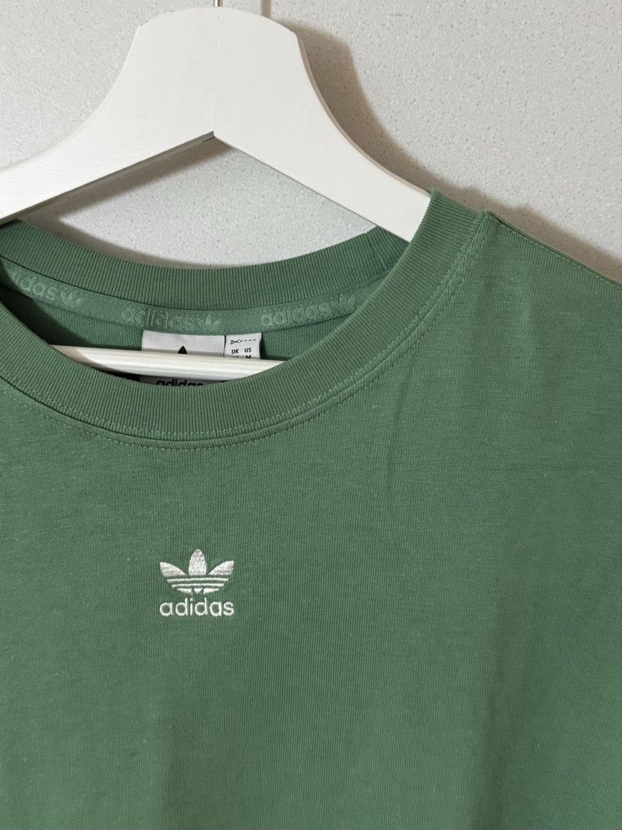Adidas T-shirt: Adidas T-Shirt – Nuovo (secondo la descrizione) da Luzern venduto da Leaaa 1