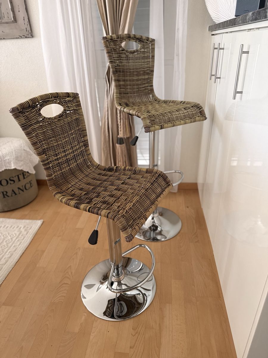 Hocker: 2 Barhocker Rattan – Gebraucht aus Kloten von Teo3ko 1