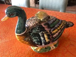 Schöne Porzellan Ente /Schüssel mit Deckel