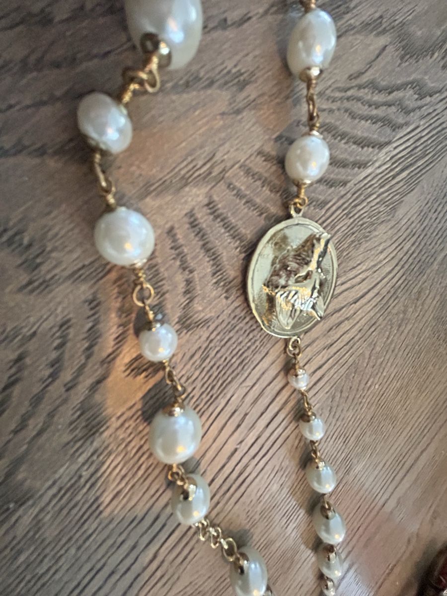Ketten: Tolle Perlenkette mit Wolf -Top ! – Gebraucht aus Hofstetten SO von Treasurefinds 2