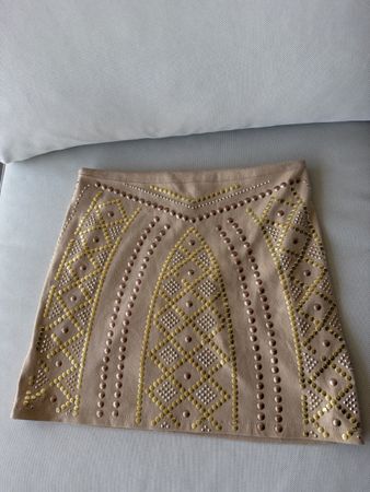 Rock Nieten beige Kurz Grösse 36 Neuwertig