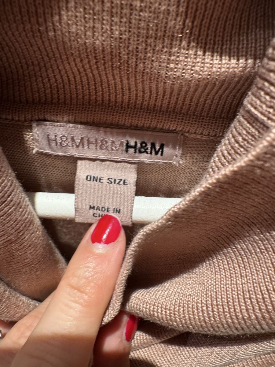 H&M Maglioni & Felpe: H&M feiner Rollkragen-Pullover, rosé, Grösse One Size – Usato da Küsnacht ZH venduto da ToddyGinger 1