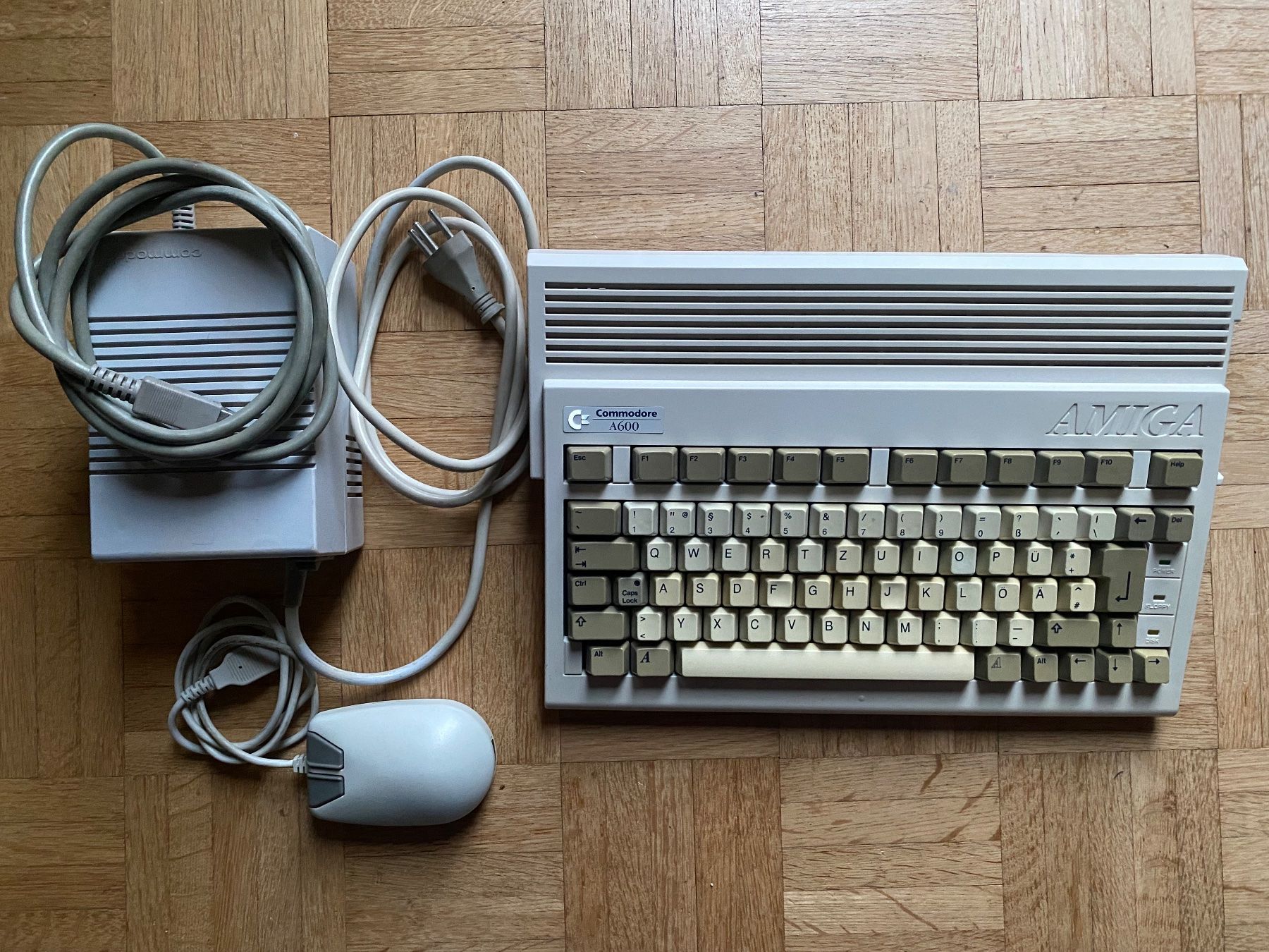 Commodore PCs: Commodore Amiga A600 – Gebraucht aus Adliswil von synchrot
