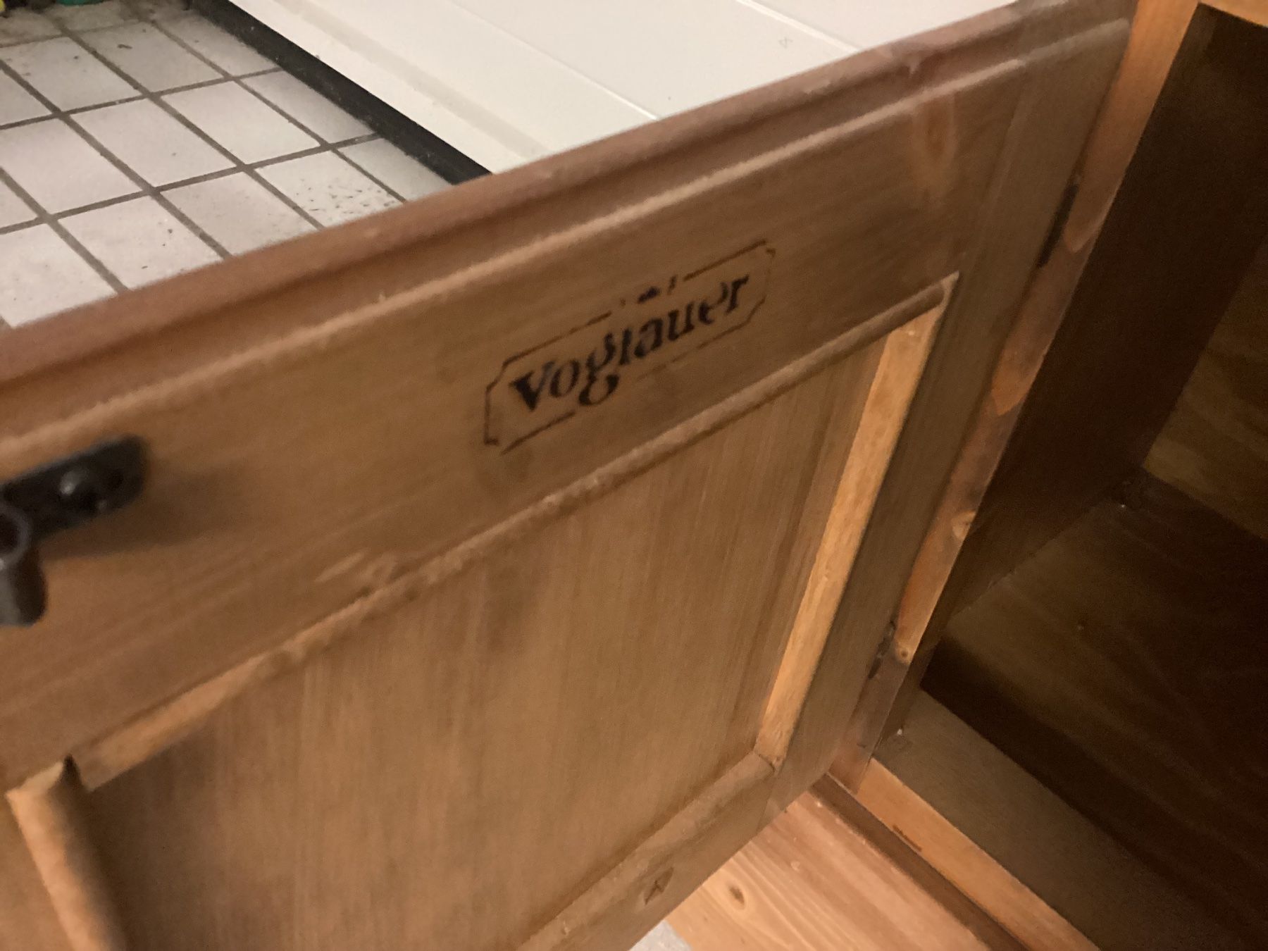 Voglauer Cassettiere: Voglauer Kommode Spiegel Bett – Usato da Winkel venduto da merklinch 1