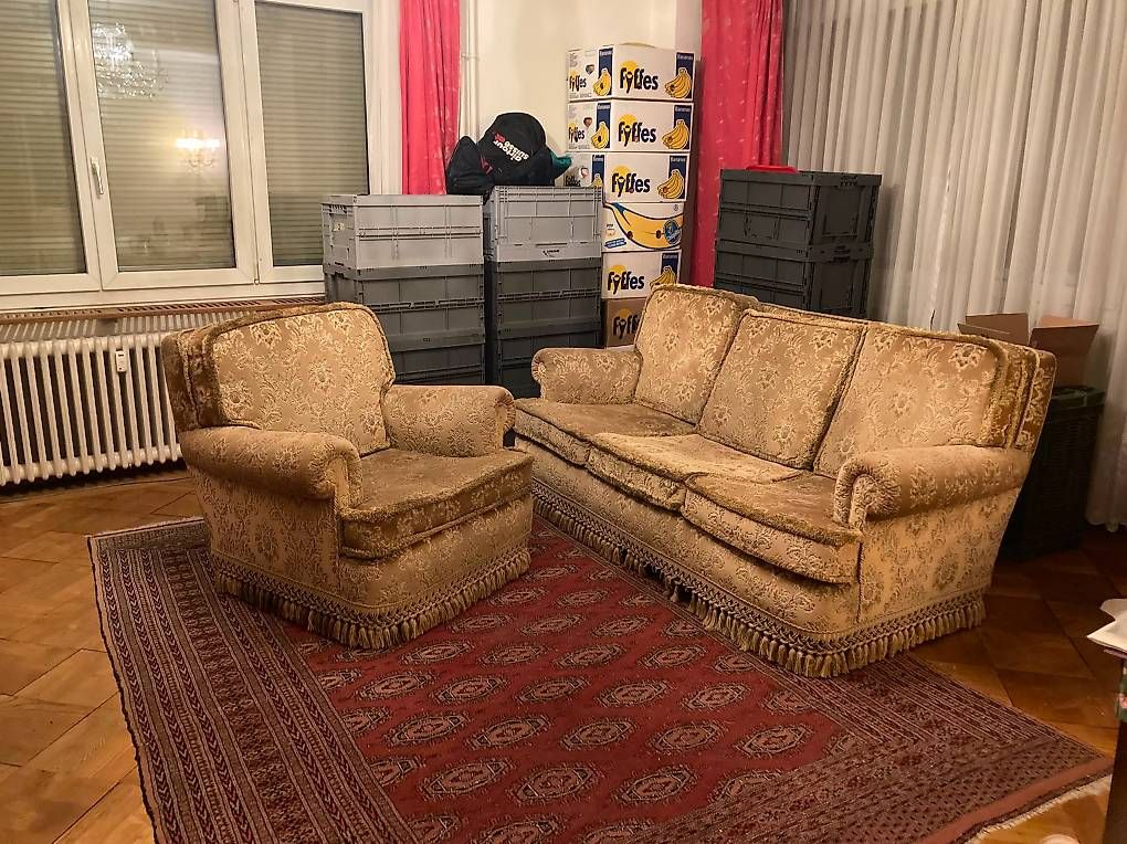 Divani: Polstergruppe 3er-Sofa und Sessel – Usato da Luzern venduto da readyforyoga