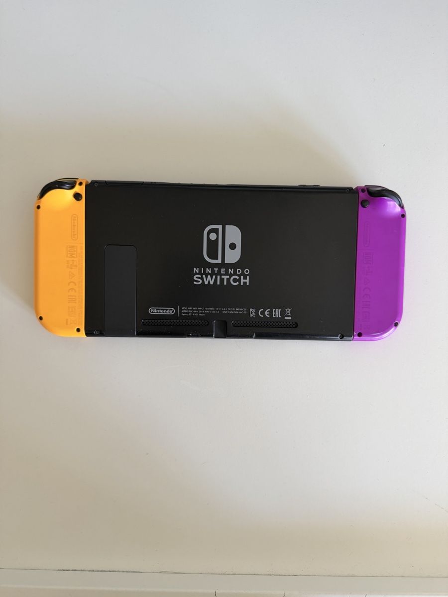 Nintendo Console: Nintendo Switch with 3 Joycons and Dock – Usato da Carouge GE venduto da yanishagen 2