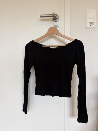 Damen Langarmshirt schwarz schulterfrei guter Zustand