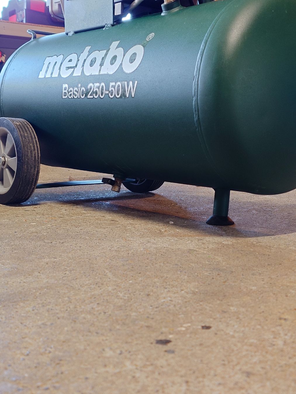 Metabo Kompressoren: Kompressor Metabo Basic 250-50 W - 50L – Gebraucht aus La Tanne von timizu 4