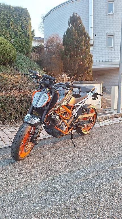 Strada: Ktm Duke 390 – Usato da Sonceboz-Sombeval venduto da RemoB13