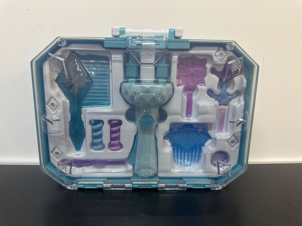 Neu Spielzeug „Disney Frozen Elsa - Zubehörset“ (1x) (Neu und ...