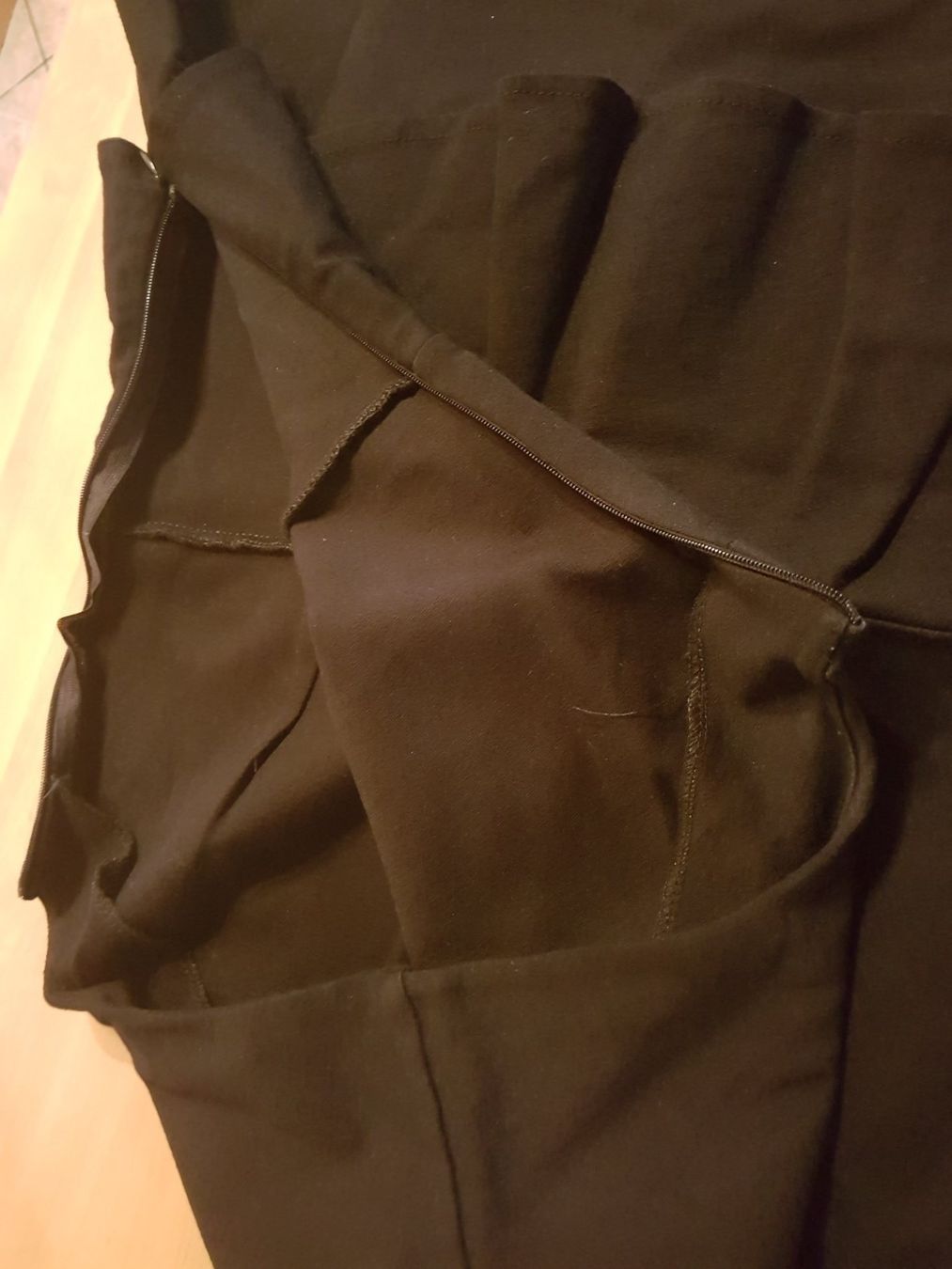 Vestiti: Robe noire taille M marque CarnaB1 – Usato da Villiers venduto da san_jn5w 3