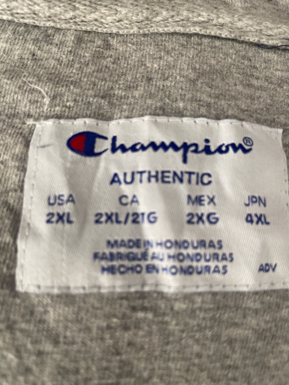 Champion Maglioni & Felpe: Champion Kapuzenpullover Dunkel Blau 2XL – Usato da Capolago venduto da LA.BOTTEGA 4