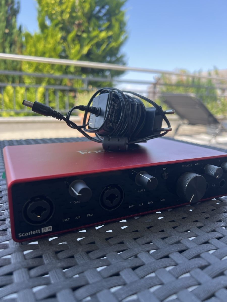 Focusrite Studioequipment: Focusrite Scarlett 8i6 3rd Gen Interface audio rouge – Gebraucht aus Marly von dt084 1