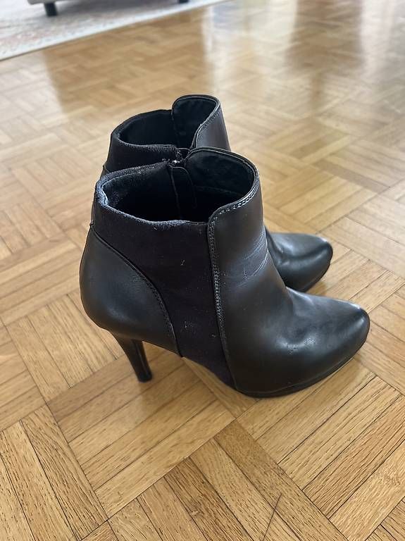 Scarpe da donna: Schwarze Stiefeletten Echtleder / Grösse 39 – Nuovo (secondo la descrizione) da Weiningen ZH venduto da MelVintage 1