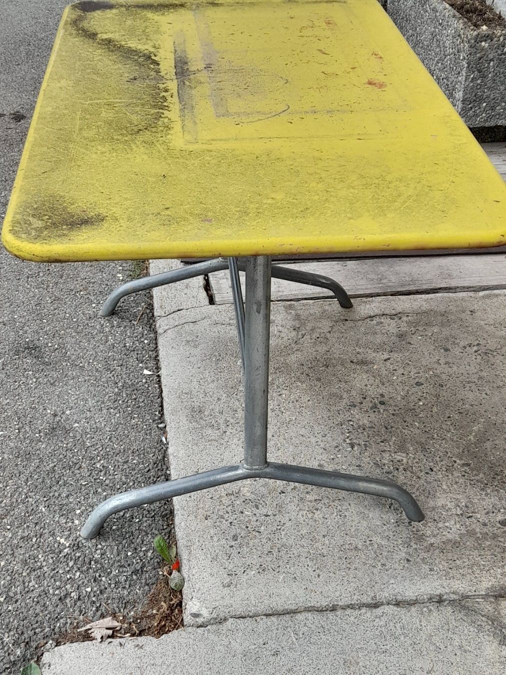 Bigla Tables: Bigla Vintage Gartentisch – D'occasion à Aeschi b.Spiez par 52__yhr6 3