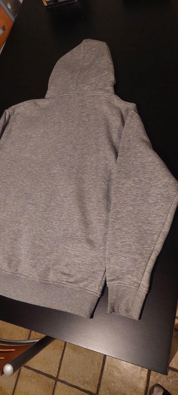 Maglioni & Felpe: SweatShirt à capuche gris cotton taille M – Usato da Martigny venduto da ValentinClosuit 3