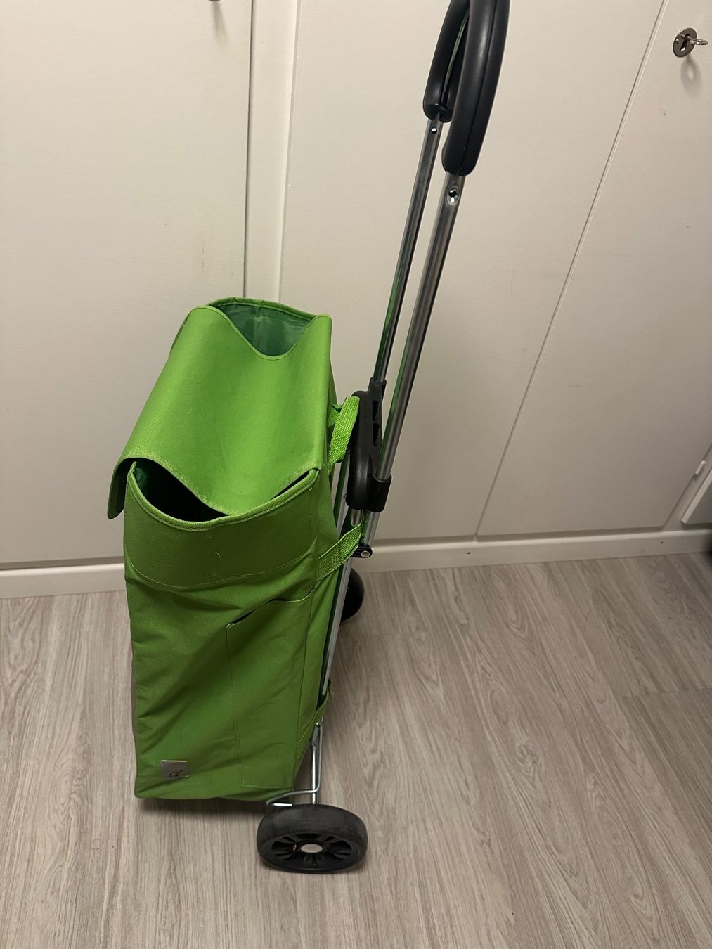 Sonstiges für Haushalt & Wohnen: Einkaufstrolley – Gebraucht aus Zürich von Faetze0 3