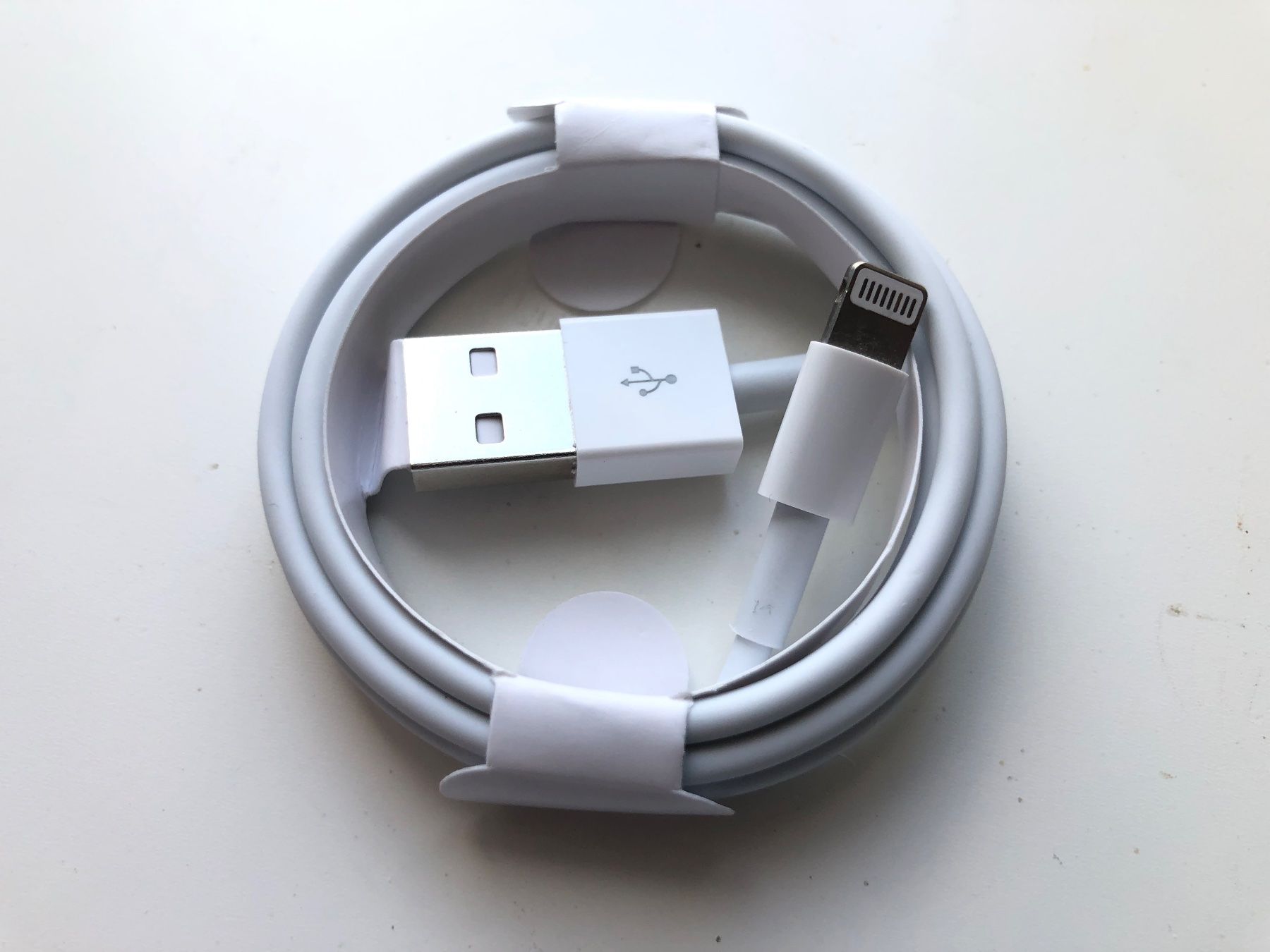 Cavi: Ladekabel, Lightning, USB-A auf Lightning, 1m – Nuovo e nell'imballaggio originale da Wettingen venduto da Chnoelleli