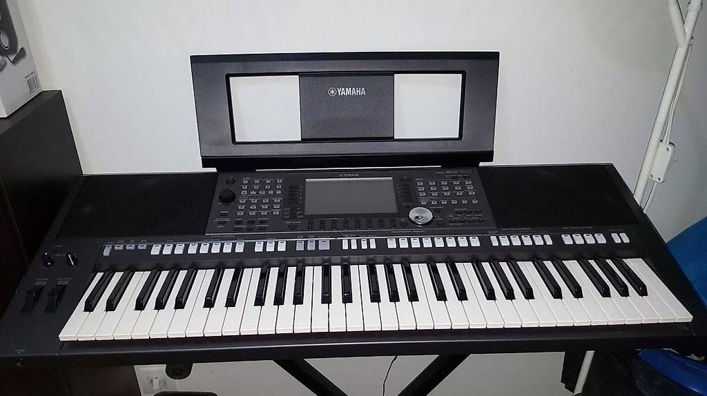 Instruments de musique: Vends Clavier Yamaha PSR S970 Professionnel – D'occasion à Onex par fre_t2ct