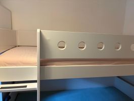 FLEXA Kinderbett / Hochbett 90 × 200 cm – weiss 