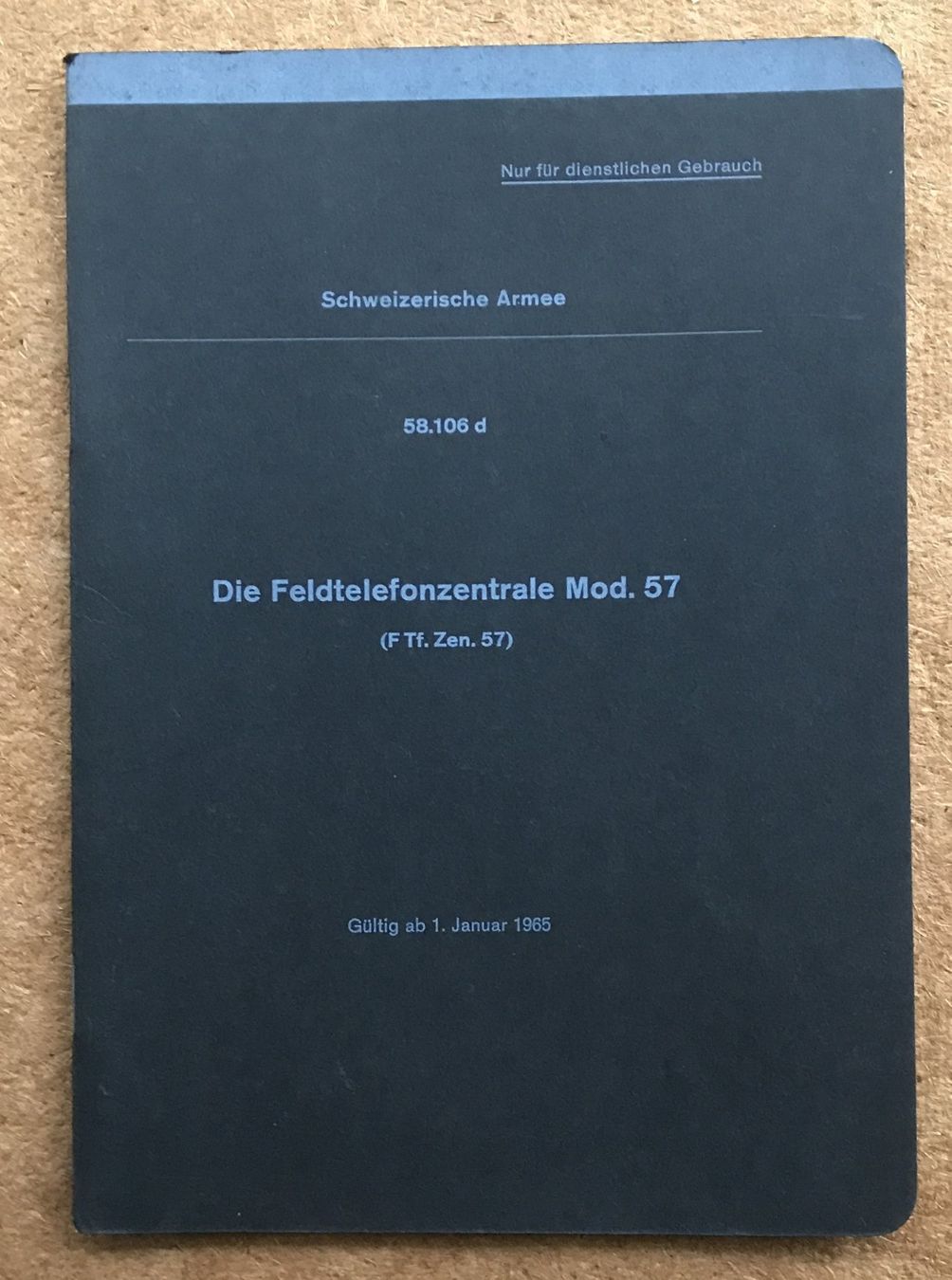 Schweizer Armee Armi bianche: ARMEE DIE FELDTELEFONZENTRALE MOD. 57 – Usato da Ostermundigen venduto da wini63