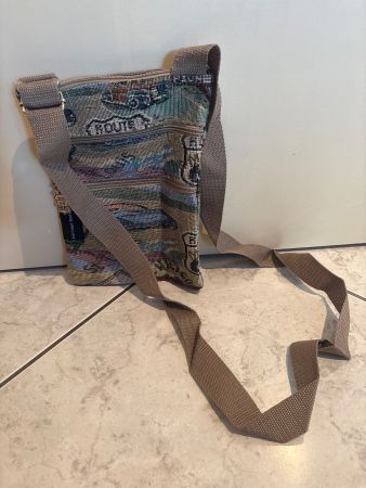 Tolle Umhänge-/Handy Tasche Route 66 mit 2 Aussenfächern