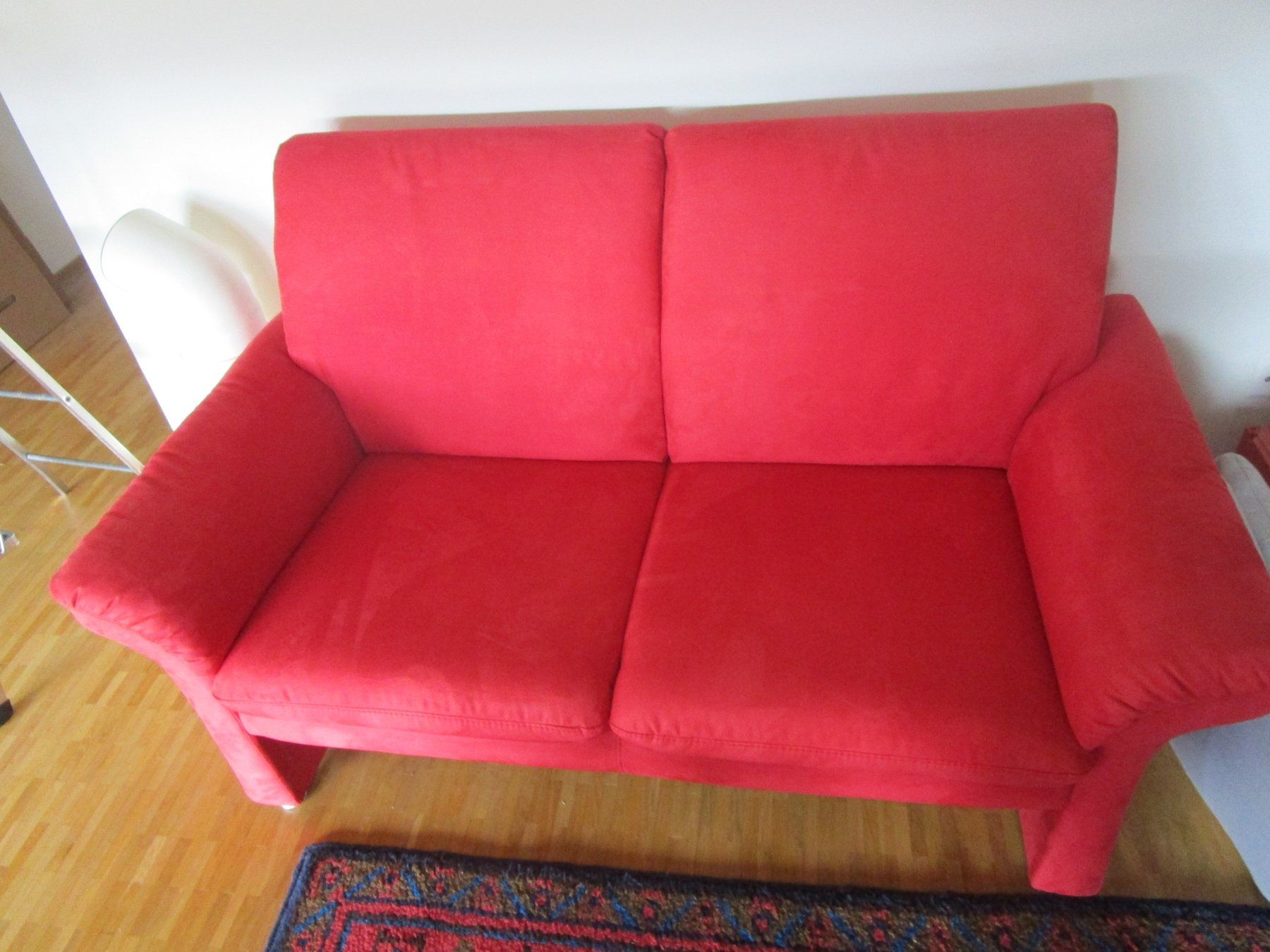 Divani: roter Sofa – Usato da Regensdorf venduto da Urs6423