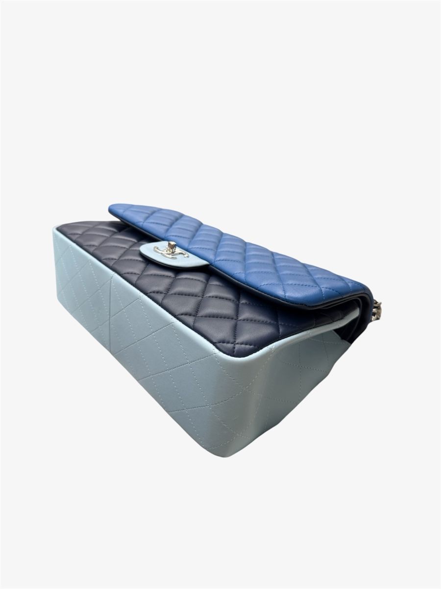 Borse: CHANEL Timeless Classic Flap tricolore bleu  – Usato da Versoix venduto da Monjolitresor 6