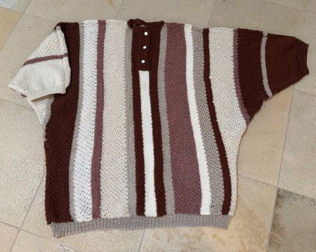 Hübscher Damenpullover handgestrickt