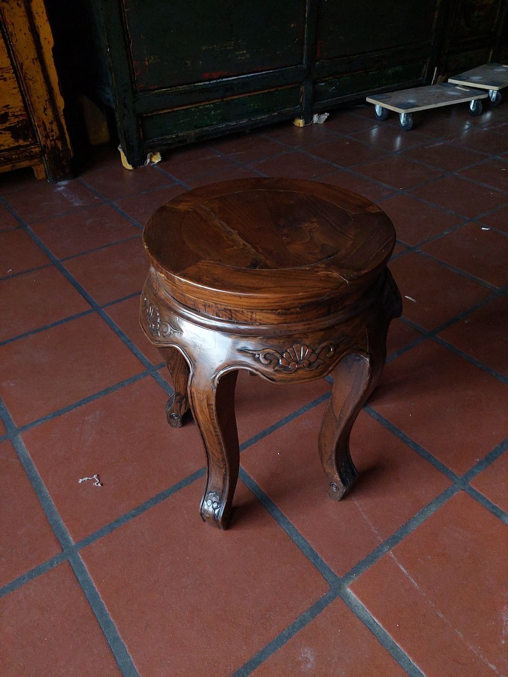 Hocker: Runder Holzhocker – Neu (gemäss Beschreibung) aus Cham von mjg1901
