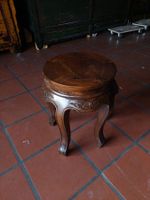 Runder Holzhocker