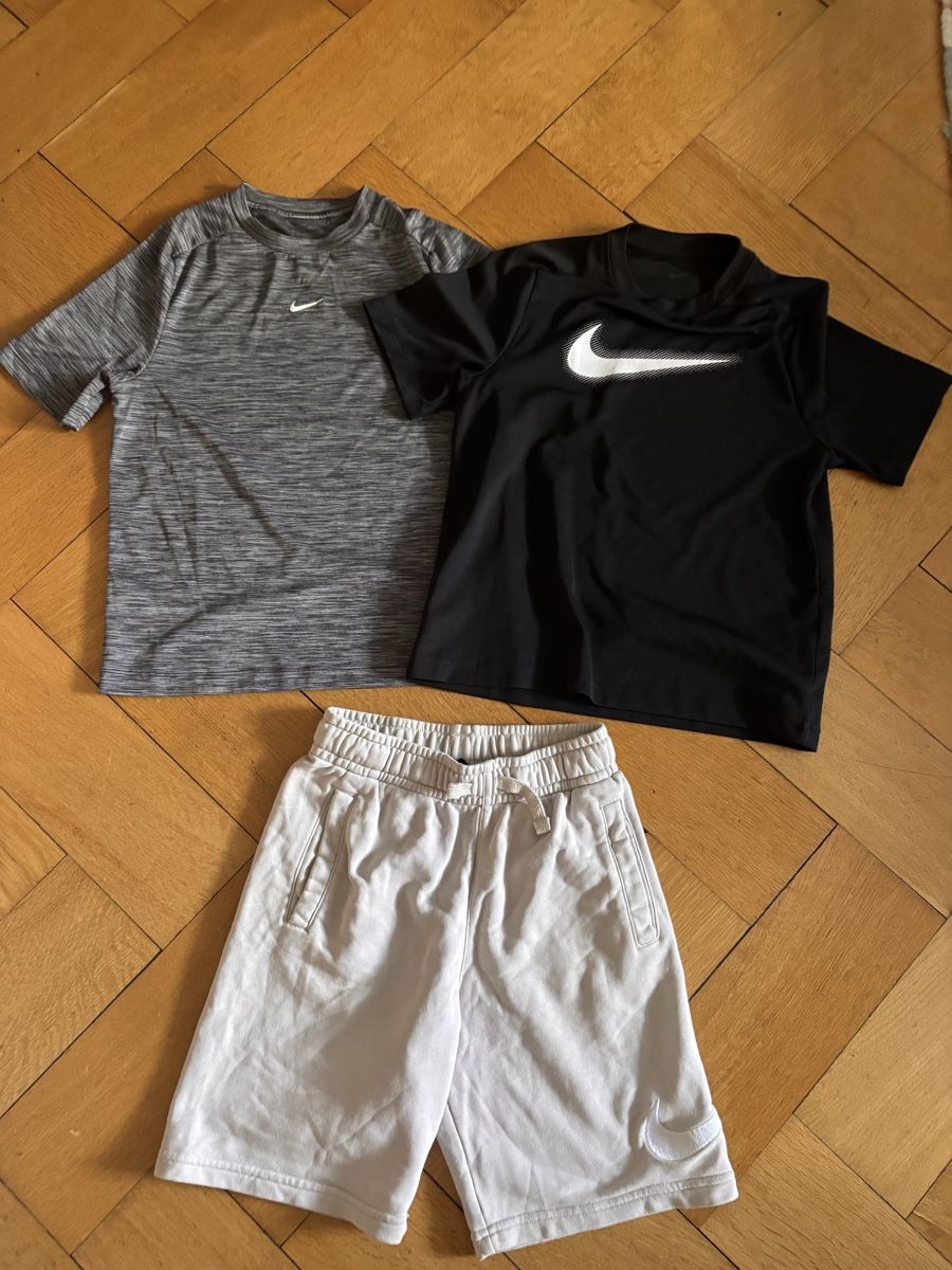 Nike Lotti & Set di vestiti: Sportkleider, 146 – Usato da Zürich venduto da gucks