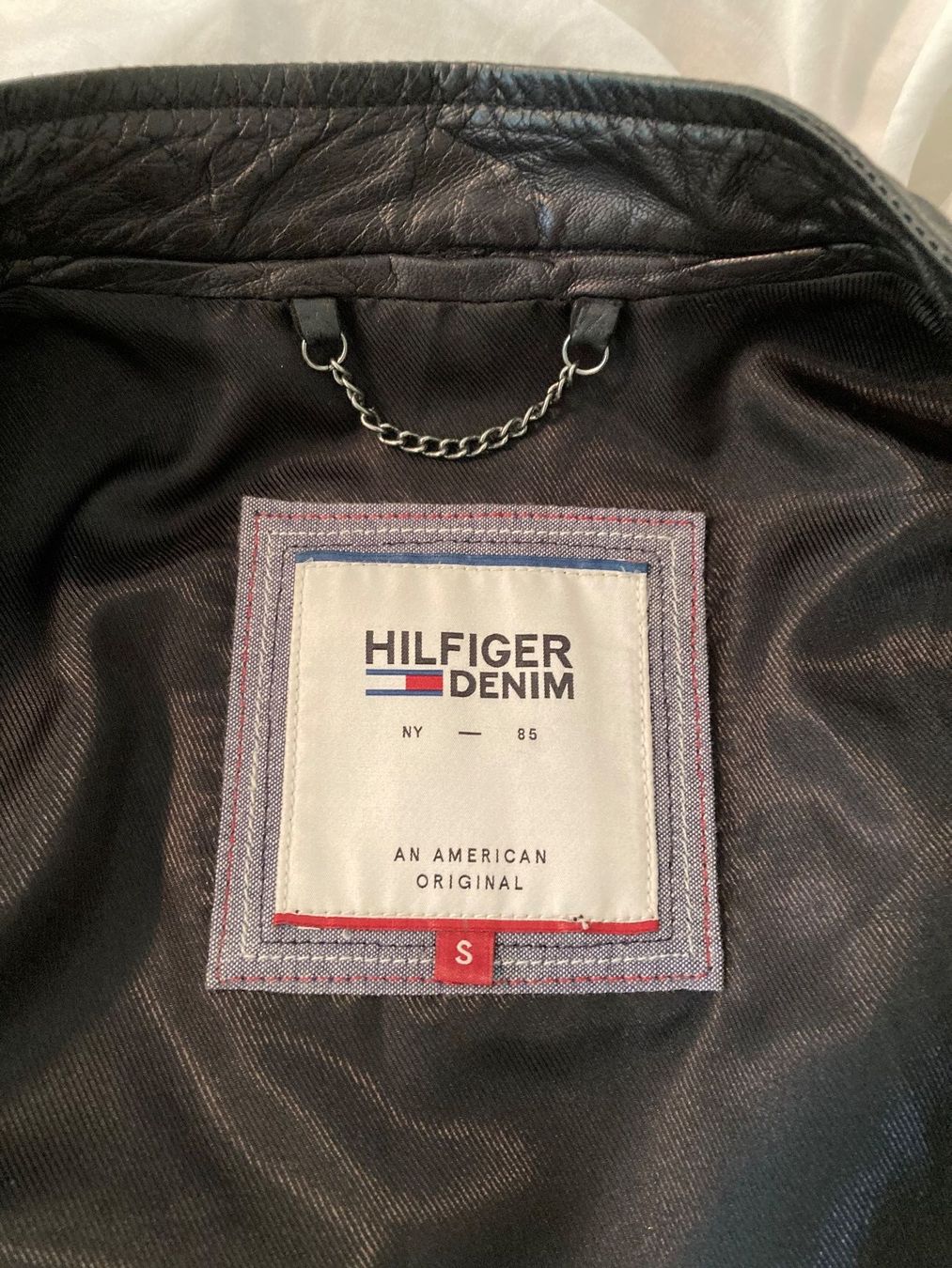 Tommy Hilfiger Giacche: Tommy Hilfiger Damenlederjacke – Usato da Schaffhausen venduto da Luxus99 3
