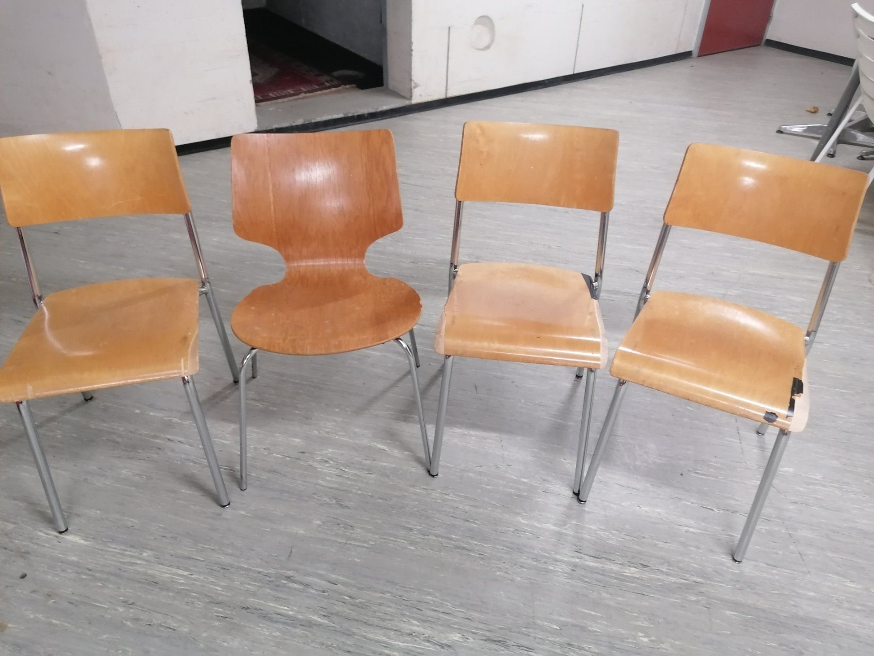 Horgen Glarus Sedie: Defekte Stühle – Difettoso da Unterengstringen venduto da Fachmann8103