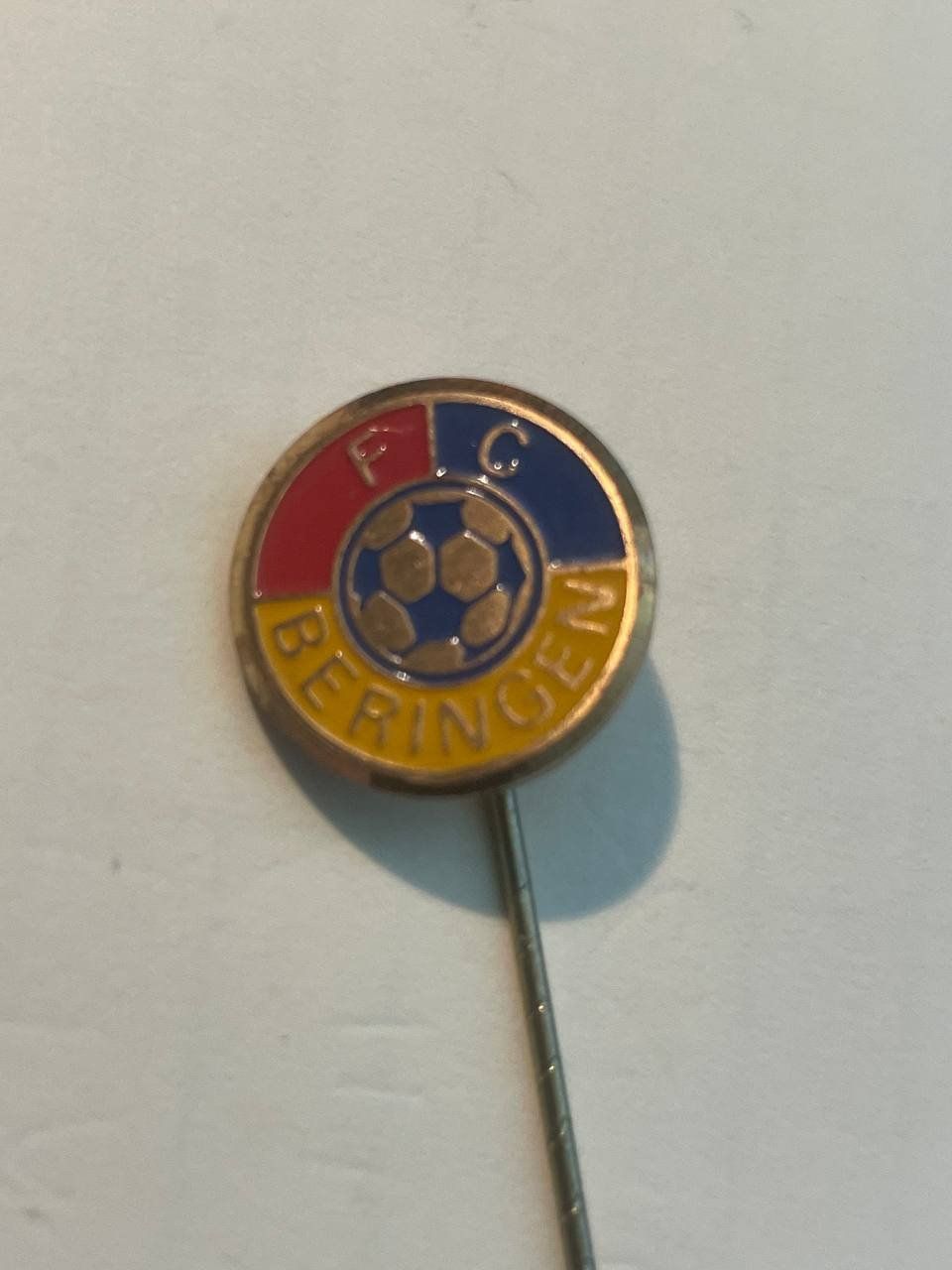 Placchette & Badge: 119. Anstecknadel - FC Beringen – Usato da Luzern venduto da Irek
