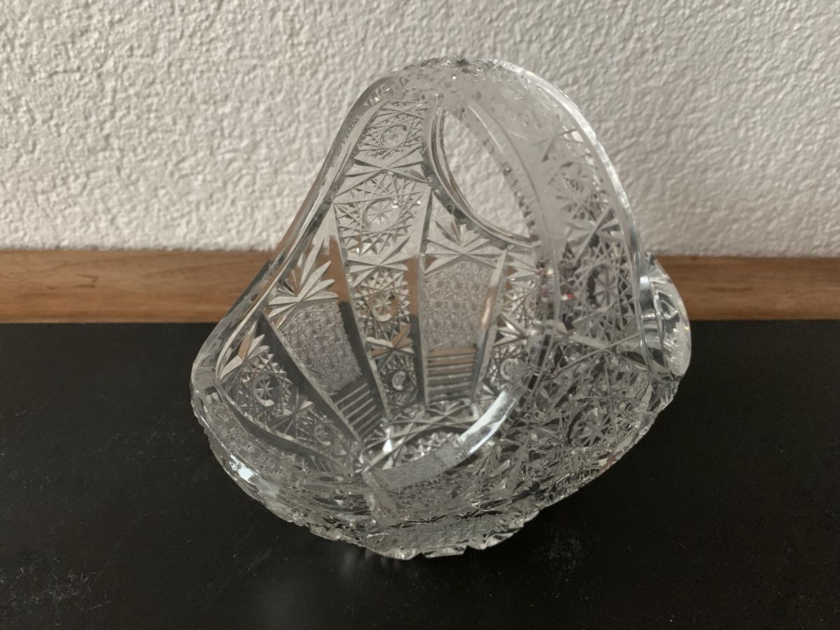 Altro in Antiquarato & Arte: Panier en verre finement taillé – Nuovo (secondo la descrizione) da St-Imier venduto da gui_6b6f 1