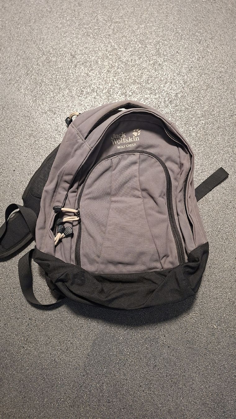 Jack Wolfskin Zaini: Jack Wolfskin Rucksack – Usato da Hünenberg venduto da 1902 2