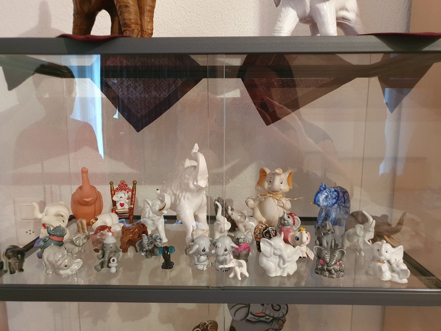 Vetrine: Glasvitrine inkl. Elefantensammlung – Nuovo (secondo la descrizione) da Frasnacht venduto da Milka_1981 3