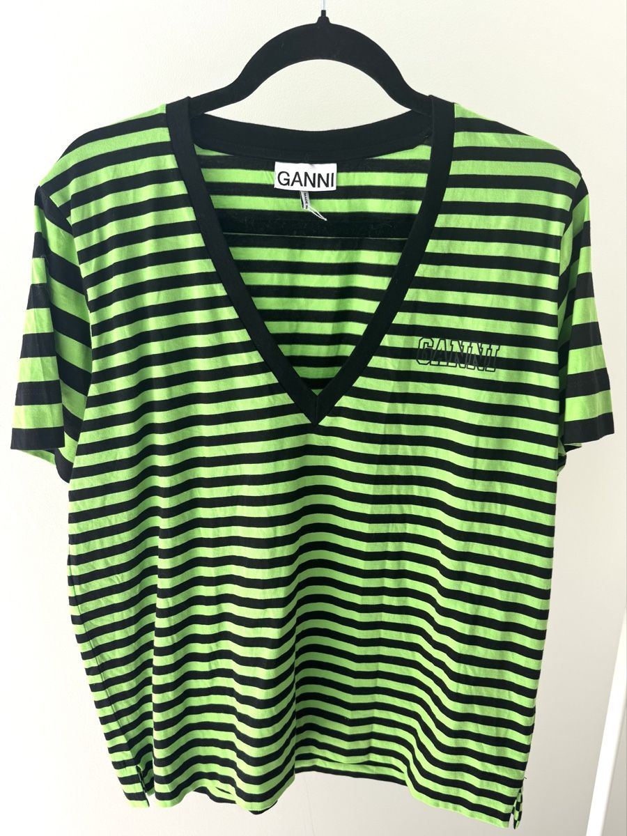 Ganni T-Shirts: Ganni T-shirt – Neu (gemäss Beschreibung) aus Zürich von di_archive