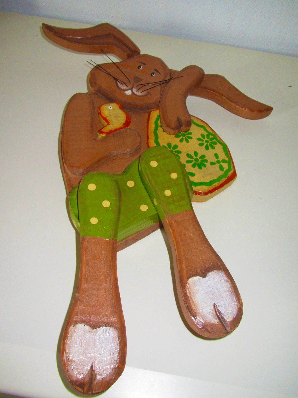 Tutte le decorazioni: GRAND LAPIN EN BOIS AVEC DECORATION – Usato da Murten venduto da Selliot 1
