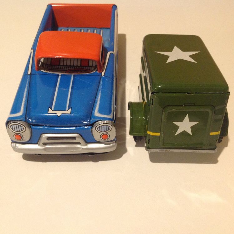 alter Blech Pick-Up mit Anhänger , Made in Japan 2