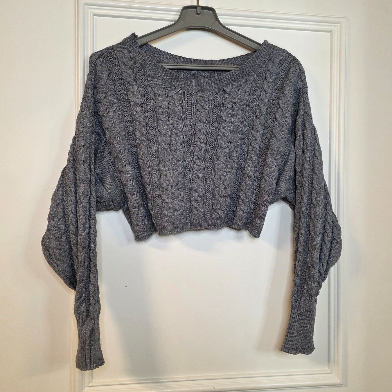 Maglioni & Felpe: Grauer Crop Strickpullover Gr. S/M – Usato da Wald ZH venduto da CapLux 1