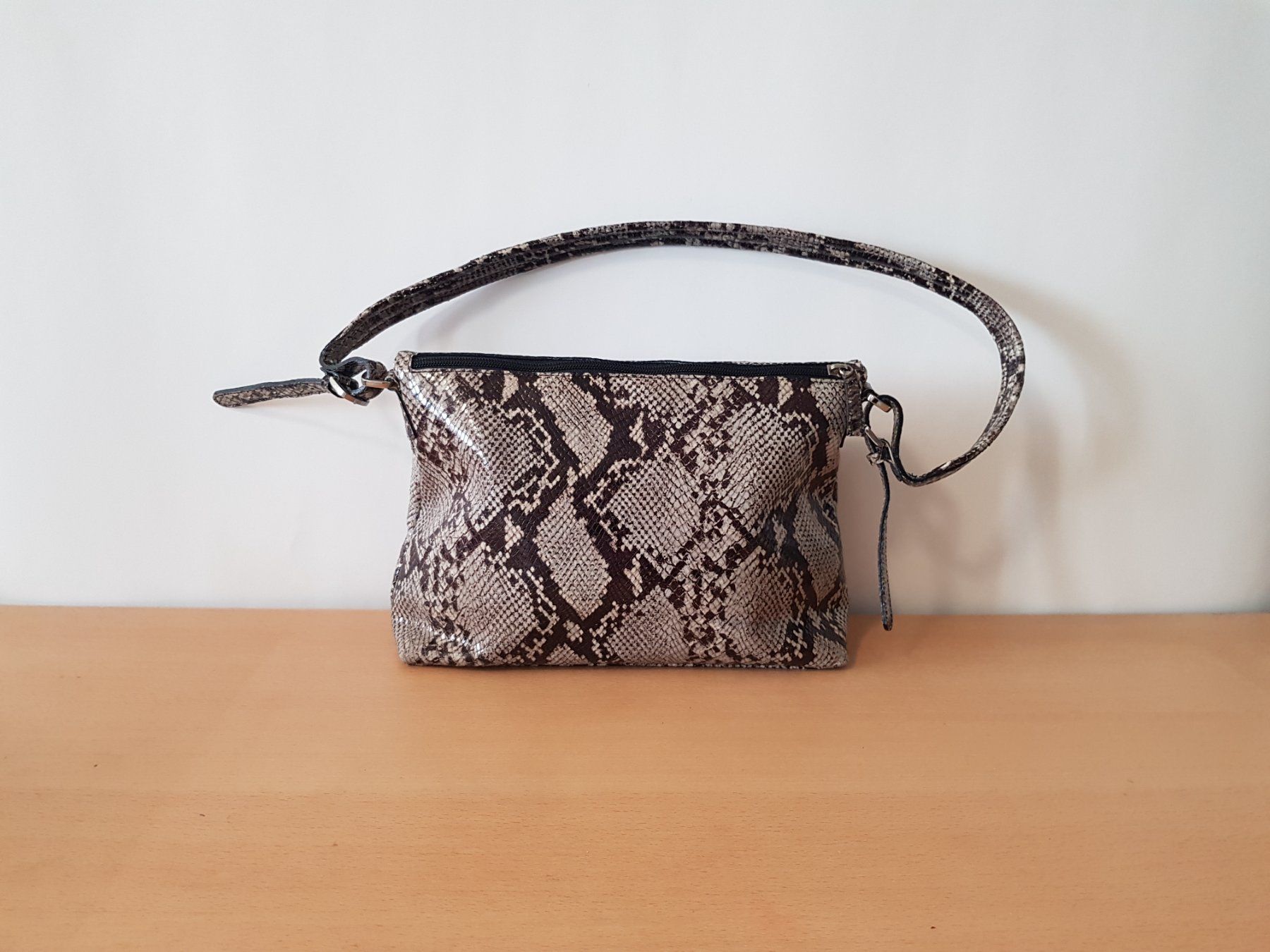 Taschen für Damen: Pollini Ledertasche/Umhängetasche – Gebraucht aus Basel von Birs868 4