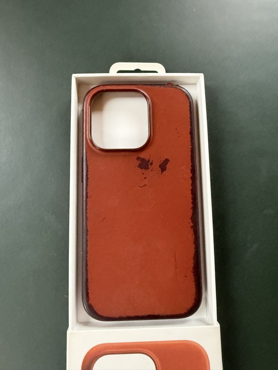 Apple Cover & Protezioni schermo: Leather Case iPhone 14 Pro (Mag Safe) NP 65.00 – Usato da Zürich venduto da fluzue 1