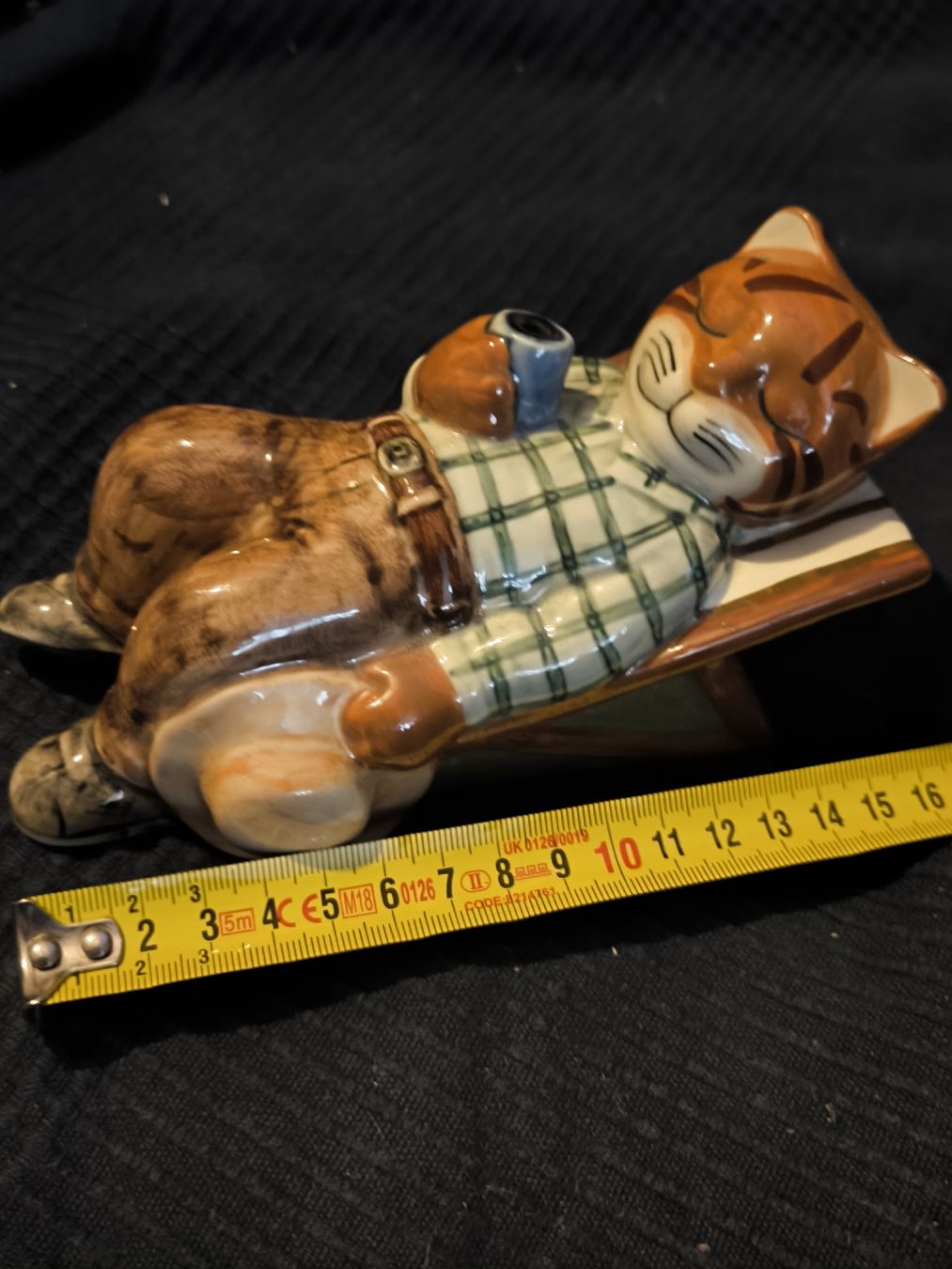 Figuren: jardinier de chat dans une chaise longue. – Gebraucht aus Nyon von mgg_gg9j 6